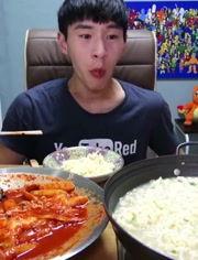 甜面小哥吃瓜,甜面小哥的瓜田奇遇记