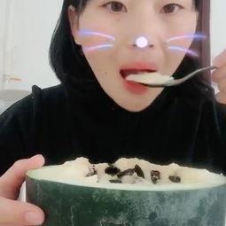 吵架旁边人吃瓜视频,吃瓜群众成焦点